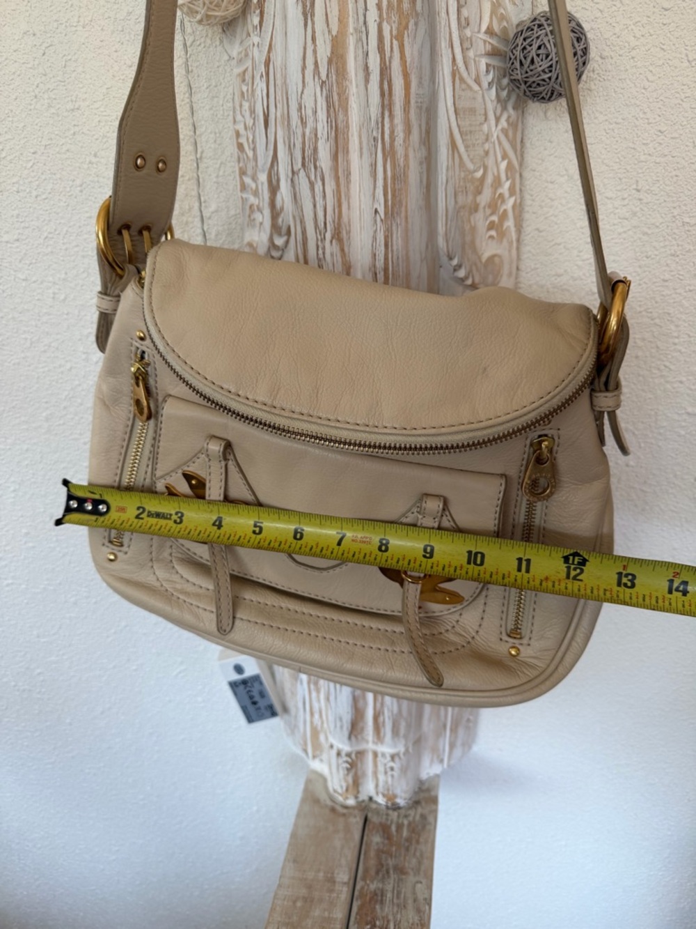 Marc Jacobs Cream Leather Shoulder Bag with Gold Hardware - Picture 8 of 11